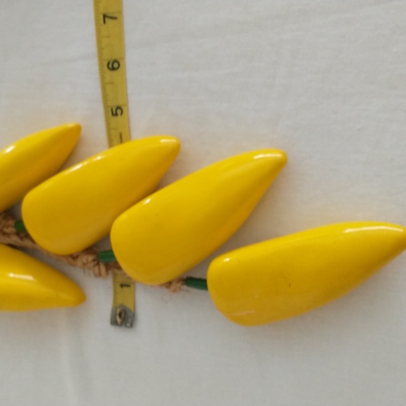 Glass chili pepper wall hanging,  20" x 5", no crazing or chipping or cracks - Picture 6 of 6